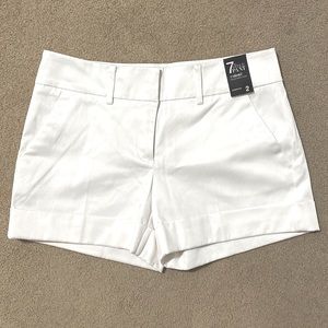 🆕 NWT Brand New Classy White 4” Shorts | New York & Co | Women’s Size 2
